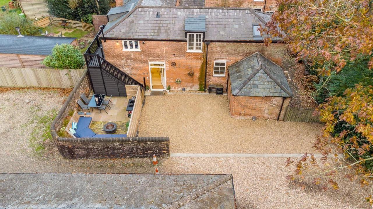 Cosy Pet Friendly Victorian Coachhouse Near Nature Walks On Norfolk Broads, With Fire Pit, Bbq & Alpacas Ranworth Exterior photo